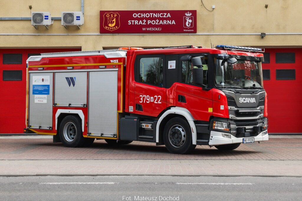 samochód pożarniczy SCANIA P360 - 379w22